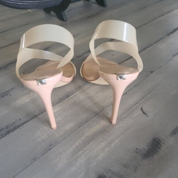GUESS Womens 7 Beige Translucent Asymmetrical Round Toe Sling-back 4.5 Inch Heel - Picture 3 of 9